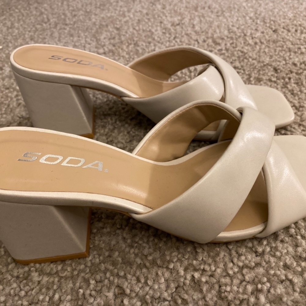 Heels - Picture 2 of 2